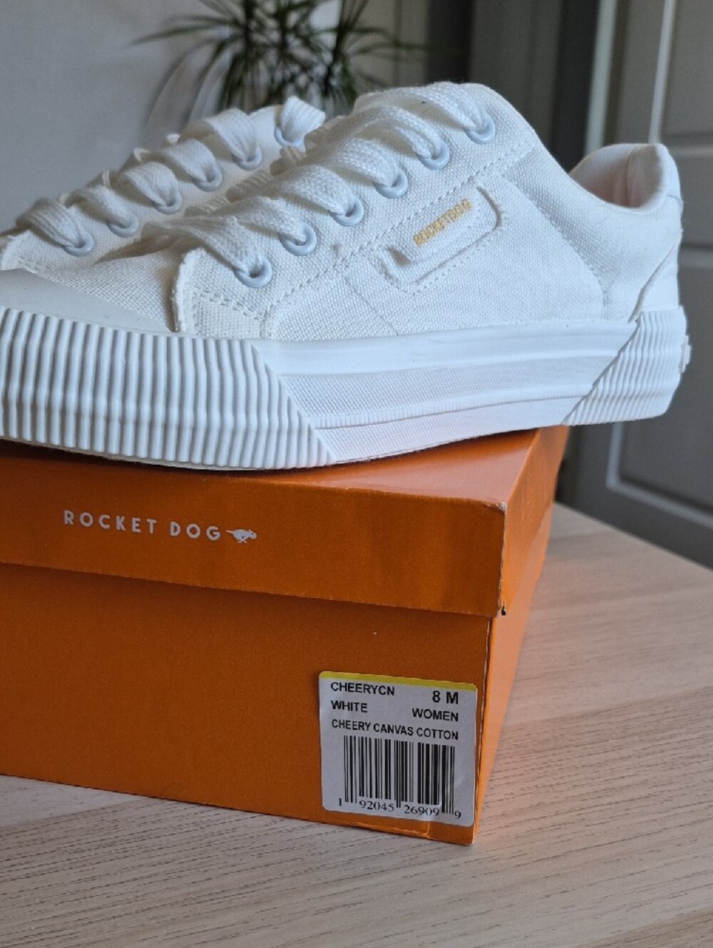 Rocket Dog Cream Canvas Low-Top Sneakers, Size 8 New With Box - Picture 4 of 4